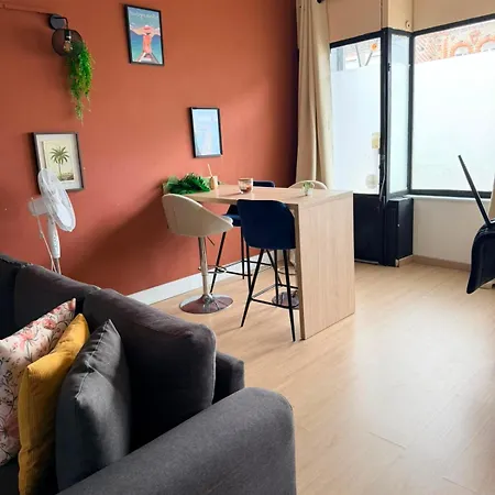 A 100 M De La Vielle Ville, Proche Remparts, Cosy Appartamento