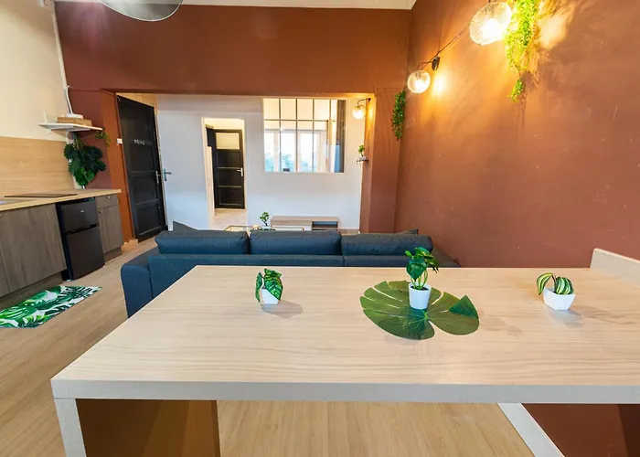 A 100 M De La Vielle Ville, Proche Remparts, Cosy Apartment